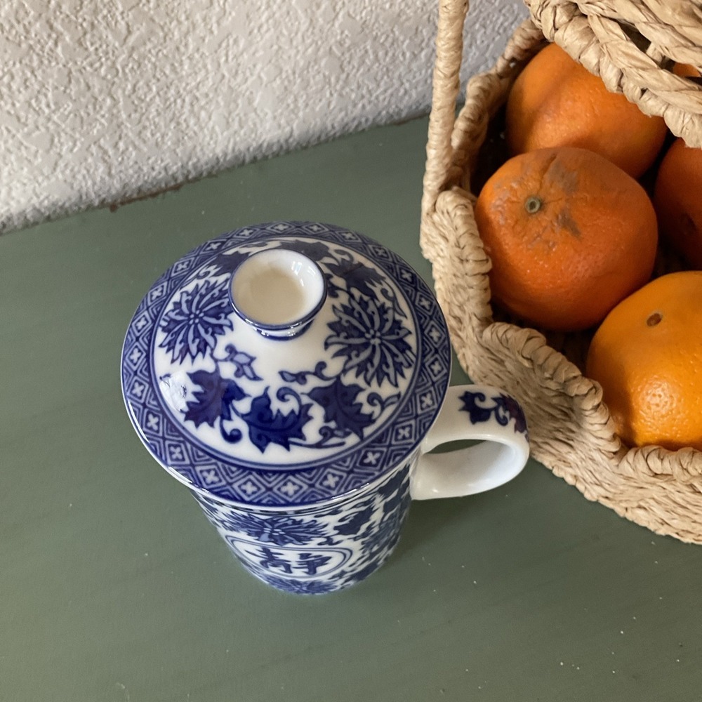 Pier 1 Chinoiserie Infuser Lid Blue White Hand Painted Porcelain Cup Mug - Picture 4 of 7